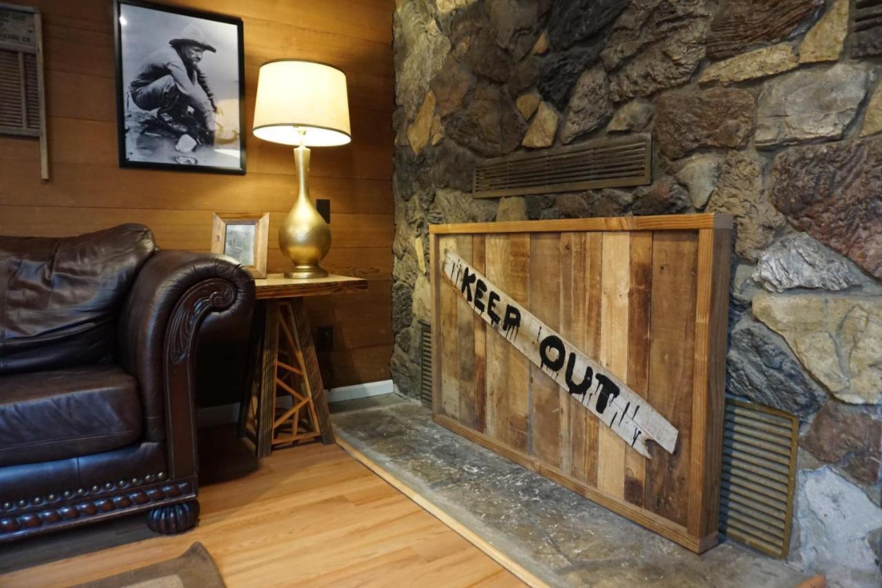 Shaver Lake Village Hotel Luaran gambar