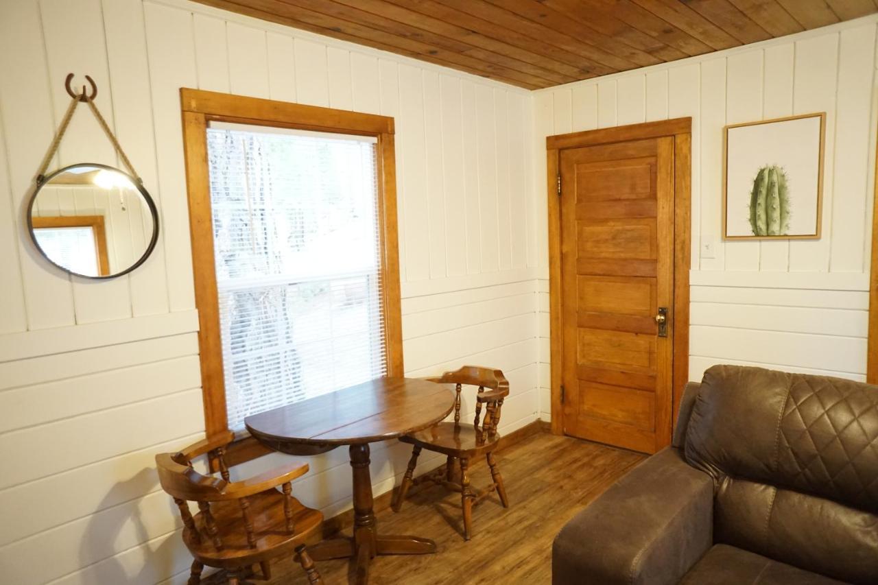 Shaver Lake Village Hotel Luaran gambar