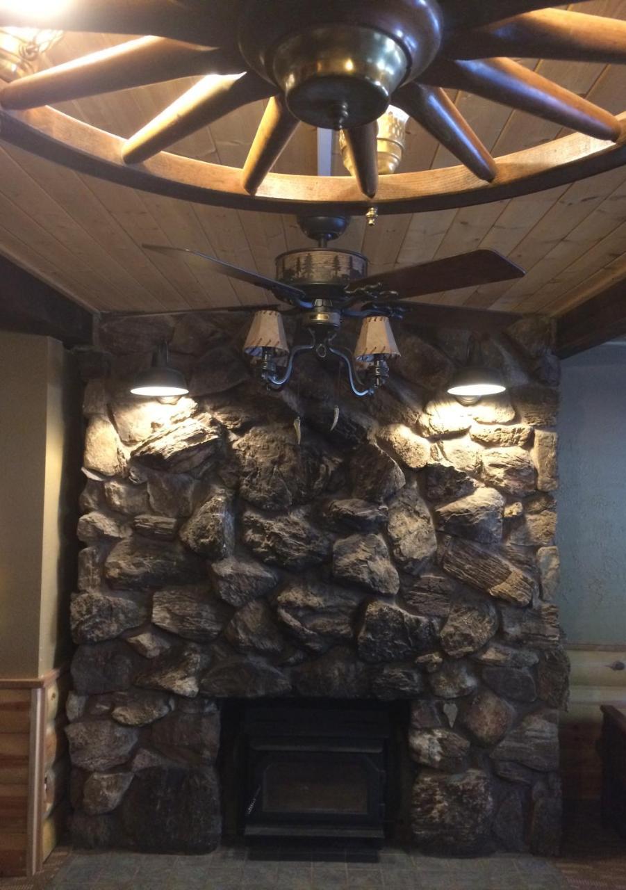 Shaver Lake Village Hotel Luaran gambar